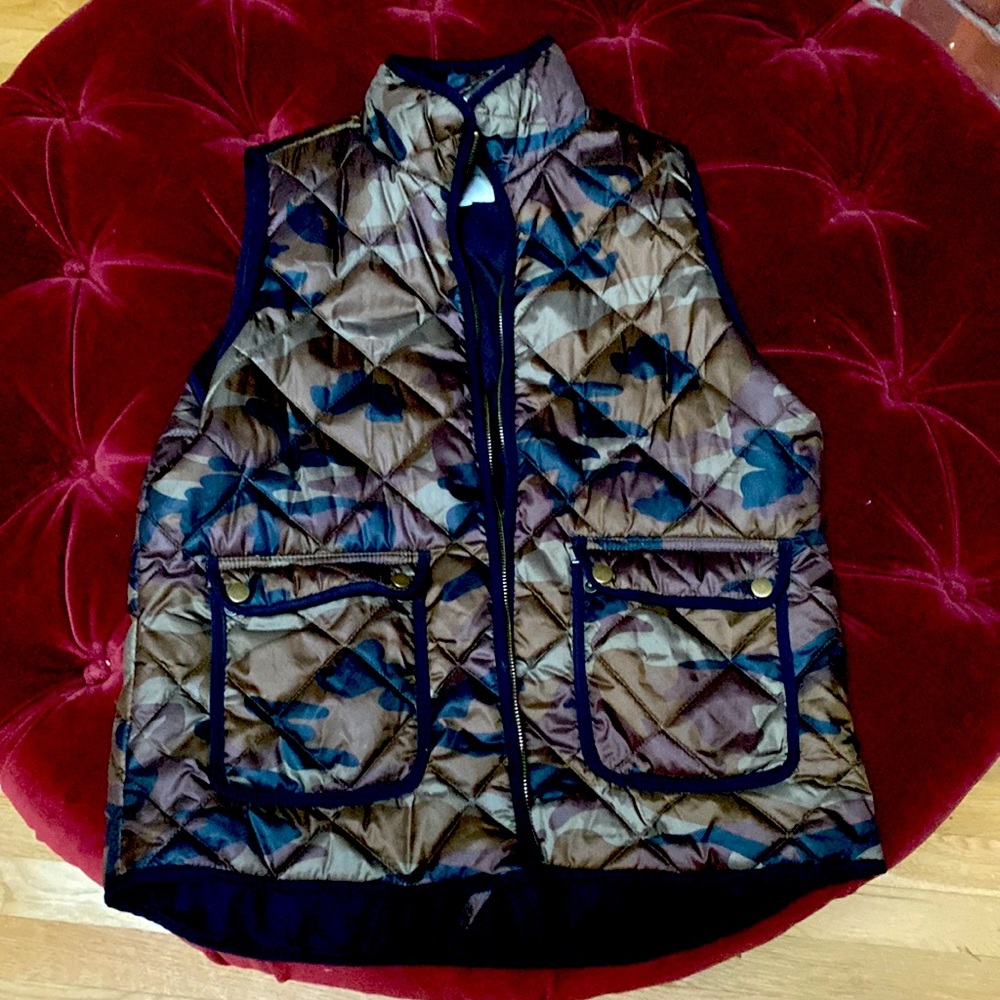 Thread and supply women’s vest camo